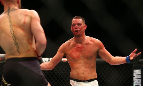 Звездный боец UFC до чертиков напугал фаната. В Сеть попало угарное видео