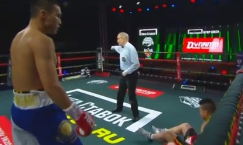Видео нокаута в первом раунде колумбийца с 33 победами титулованным казахстанским боксером