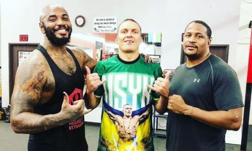 «Наполовину зоопарк, наполовину лес». Американский боксер удивил подробностями тренировок Усика