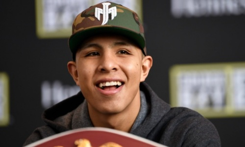 Мунгия решил заработать на стареющем Головкине и получить титулы «на халяву»