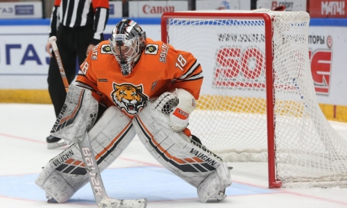 Героический матч вратаря позволил клубу КХЛ приблизиться к «Барысу»