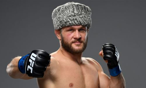 Официально объявлен бой уроженца Казахстана с экс-чемпионом UFC