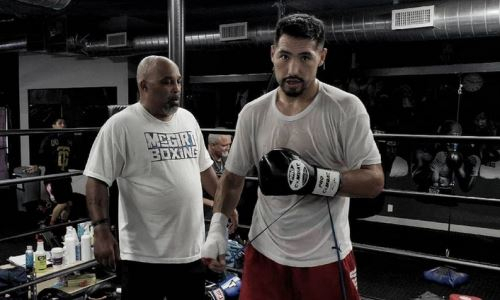 «Я — король». Жанибек Алимханулы ответил чемпиону мира на дерзкий троллинг 