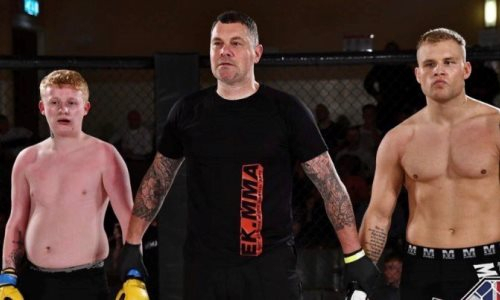 Ребенок вышел против бойца MMA и был нокаутирован. Видео 