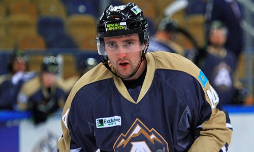 Бомбардир с опытом игры в КХЛ покинул казахстанский клуб