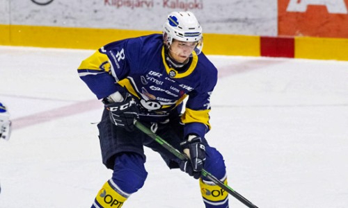 «По-настоящему испытал шок». Играющий в Европе казахстанский хоккеист высказался о событиях в стране и своем будущем