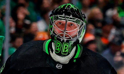 Воспитанник Усть-Каменогорска вышел на замену и пропустил три шайбы в НХЛ