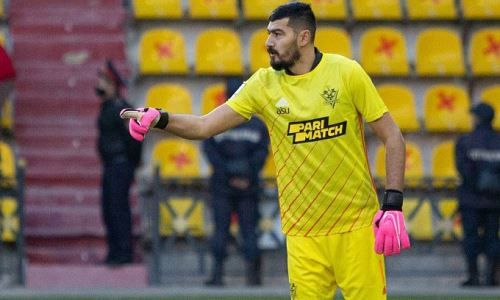 Известный вратарь не захотел работать в футбольном центре и нашел новый клуб