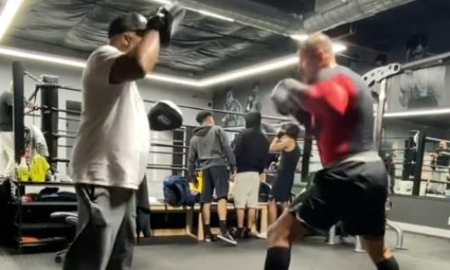 Сергей Ковалев начал тренировки с наставником Жанибека Алимханулы. Видео