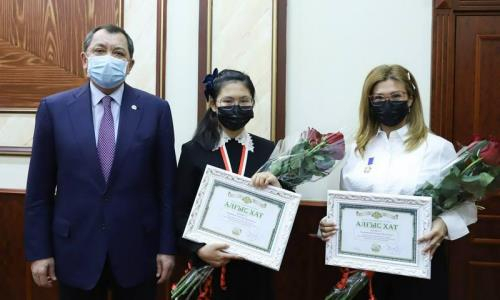 Казахстанскую шахматистку поздравили на родине с победой на чемпионате мира