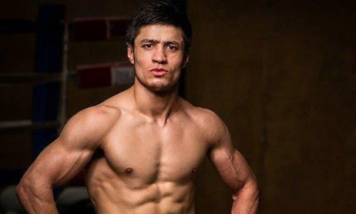 Боксер из Узбекистана с 21 победой и 19 нокаутами избежал боя с именитым казахстанским боксером