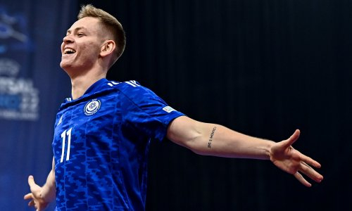 Видеообзор матча Финляндия — Казахстан с восемью голами на Евро-2022 по футзалу