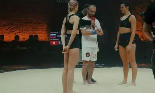 Профессию парня, раздевающего красоток перед боем, назвали лучшей работой мира. Видео