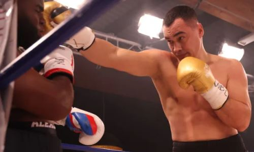 В Польше назвали фаворита титульного боя казахстанского супертяжа с экс-соперником Уайлдера