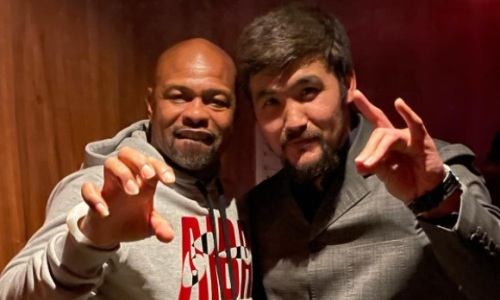 Что за жесты показывал Дикий Арман участникам чемпионата мира по боксу и Рою Джонсу разобралось СМИ