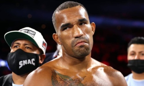 Решивший побить очередного казахстанца бразильский боксер тренируется на жене. Видео