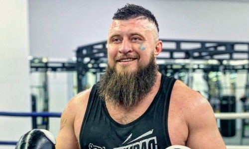 «Топор» объяснил драку с тренером после поражения нокаутом