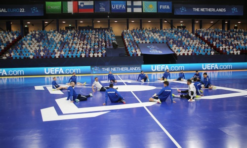 Представлен фоторепортаж с предыгровой тренировки сборной Казахстана