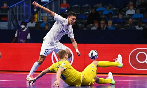 Казахстан — Украина 3:5. Видеообзор захватывающего матча за выход в полуфинал Евро-2022 по футзалу