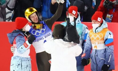 Россия выиграла седьмую медаль на Олимпиаде-2022 и вошла в историю