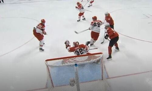 Хоккейный дебютант Олимпиады-2022 одержал вторую победу в группе и приблизился к историческому достижению