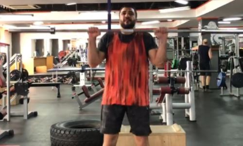 Казахстанский тяжеловес приступил к тренировкам после перенесенной операции. Видео