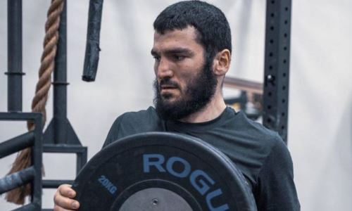 Артур Бетербиев назвал отличия тренировок в России и Канаде