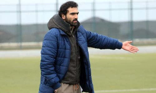 «Попросил помочь племяннику». Бывший наставник сборной России пристраивает тренера в клуб КПЛ