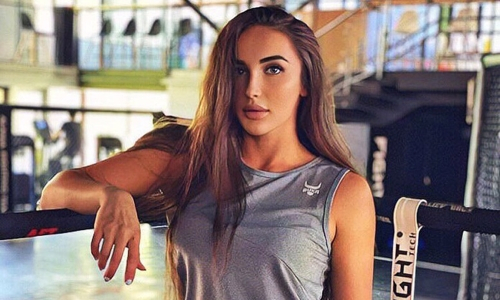 Российская красавица из Bellator выбрала победителя боя Агапова — Мороз в UFC