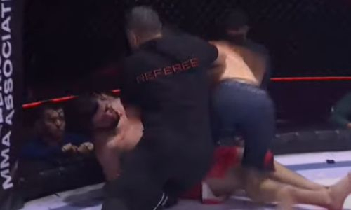 Актер из Казахстана брутально нокаутировал узбекистанца после драки на взвешивании. Видео