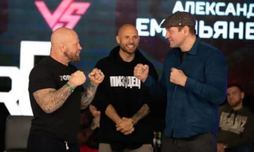 Александр Емельяненко провел битву взглядов с Джеффом Монсоном перед боем. Видео