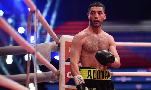 Российский чемпион WBA завершил карьеру спорным боем за титул. Видео