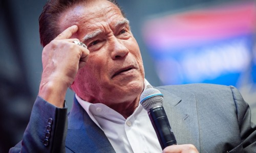 Легендарный уроженец Казахстана получил сообщение от Шварценеггера из-за военной операции России в Украине