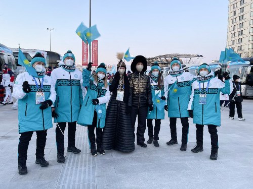 Знаменосцы Казахстана предстали в исторических образах на церемонии открытия Олимпиады-2022. Фото