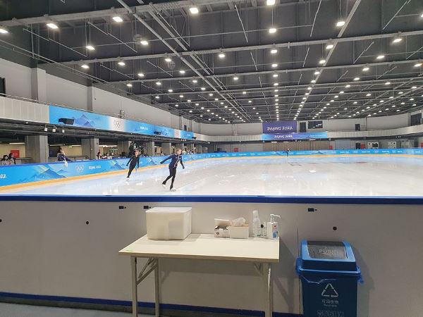 Российская фигуристка впервые появилась на публике после допинг-скандала на Олимпиаде-2022. Фото