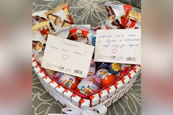 «Люблю до луны и обратно». Илья Ильин похвастался приятным подарком от таинственной незнакомки на День всех влюбленных