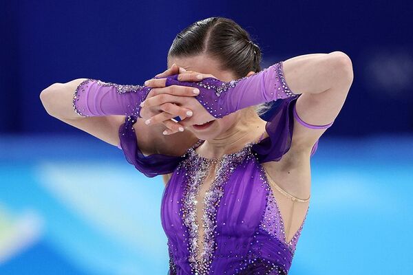 Камила Валиева не сдержала слез после победы в короткой программе на Олимпиаде-2022. Фото