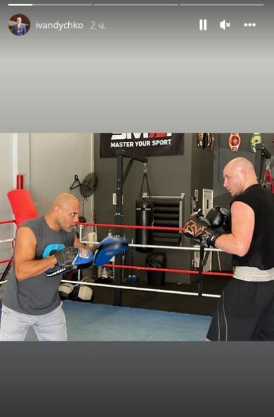 Казахстанский нокаутер начал тренировки с экс-наставником Ковалева