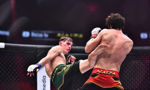 «Это позор!». Громким скандалом завершился турнир по ММА в Алматы. Видео