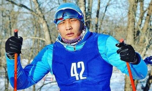 Знаменосец паралимпийской сборной Казахстана финишировал седьмым в лыжной гонке Игр в Пекине