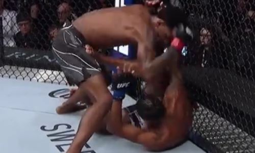 Экс-соперник Шавката Рахмонова проиграл нокаутом и потерпел четвертое поражение кряду в UFC. Видео