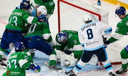 Соперники «Барыса» устроили в Кубке Гагарина голевую перестрелку с вызовом медиков и удалением до конца матча. Видео