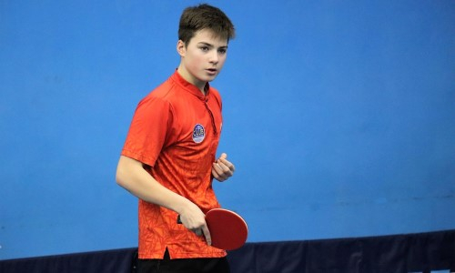 Казахстанец завоевал две медали международного турнира по настольному теннису в Катаре