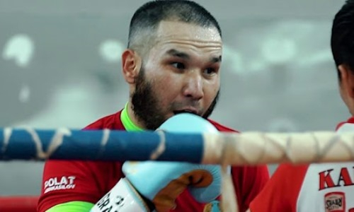 У казахстанского боксера сорвался первый бой за два с половиной года