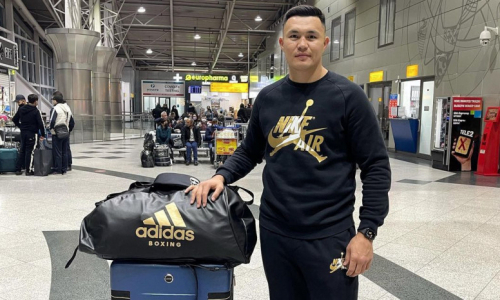 Топового казахстанского супертяжа не захотели выпускать из России