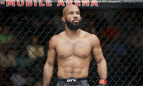 Экс-чемпион UFC назвал того, кто может побить его рекорд 