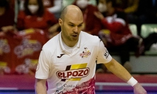 Игрок сборной Казахстана виртуозно обыграл лидера «Барселоны» в матче чемпионата Испании. Видео