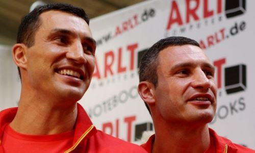 «Лучший подарок в моей жизни». Виталий Кличко трогательно обратился к легендарному уроженцу Казахстана. Видео