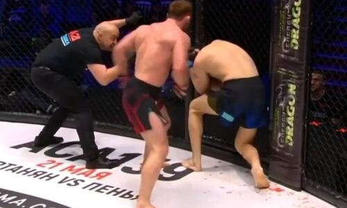 Казахстанского экс-чемпиона Fight Nights жестко удосрочили на турнире в России. Видео