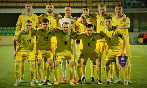 «Пришел поддержать моих братьев казахов». Болельщик из Кыргызстана «топил» за сборную Казахстана в Молдове. Видео